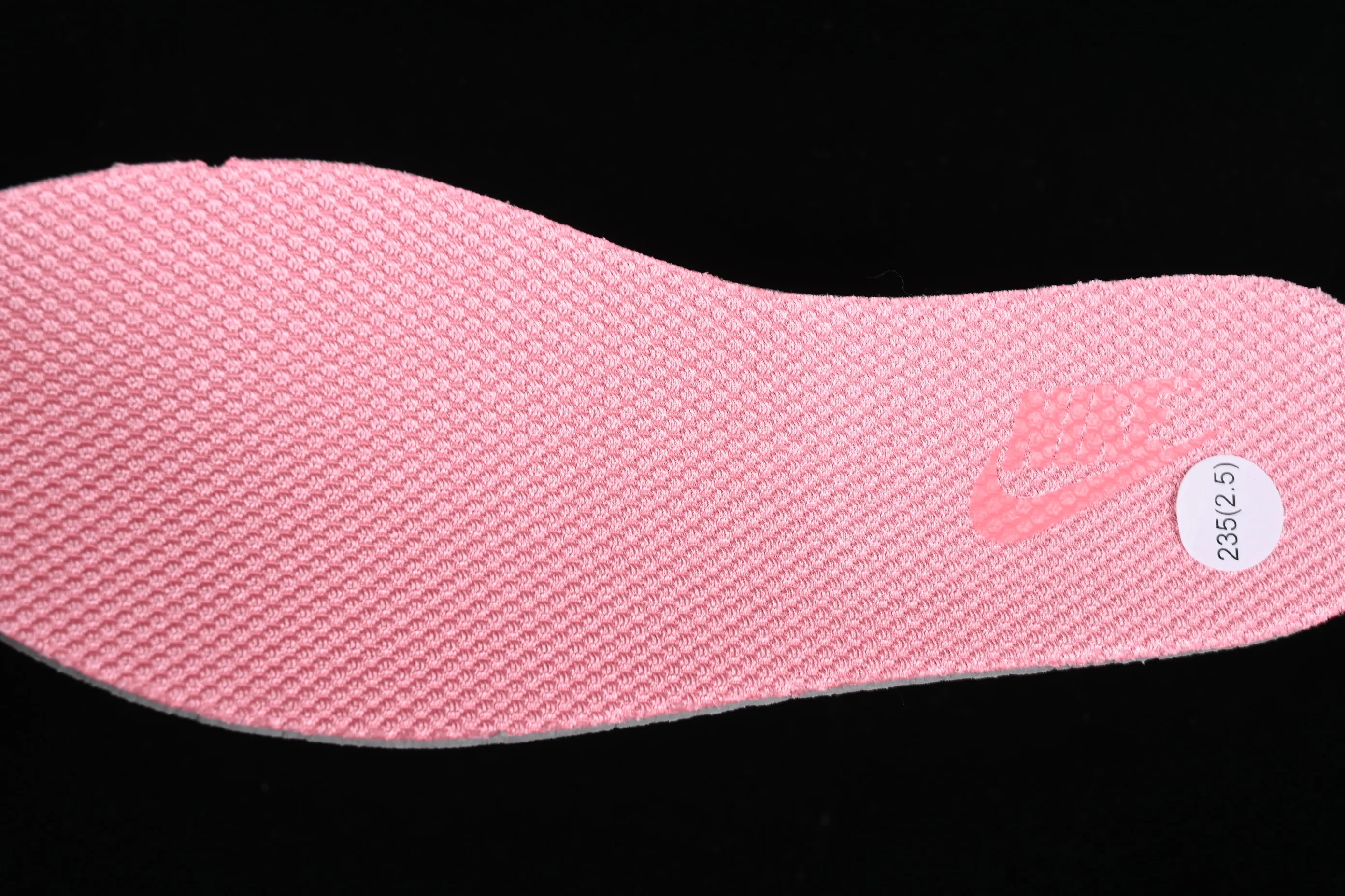 All categories Nk SB Dunk series Nk SB Dunk Low low-top sneakers C version Nk Dunk Low "Barbie" Barbie SB low-top sports and leisure sneakers FN8927-621